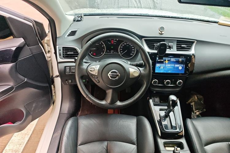 Used Nissan Sylphy 2019 1.6XV CVT Smart Connect Luxury Edition China VI Standard Steering Wheel