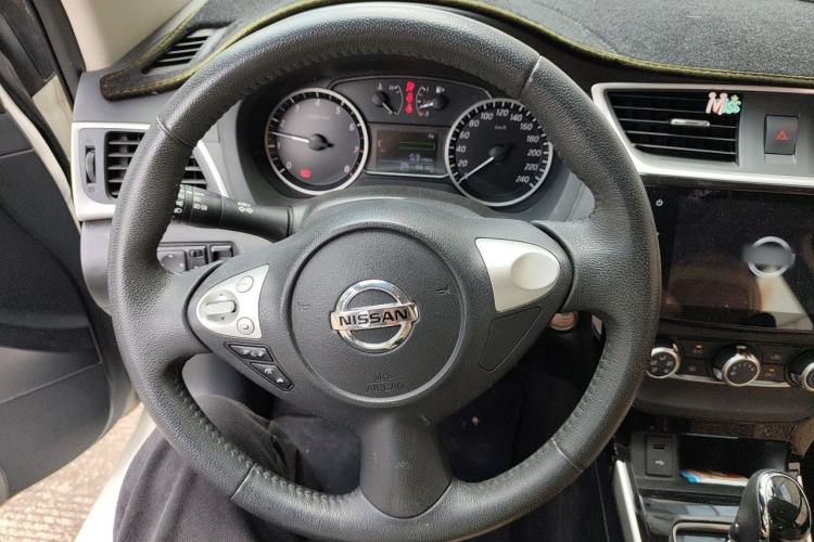 Used Nissan Sylphy 2019 1.6XV CVT Smart Connect Luxury Edition China VI Standard Steering Wheel