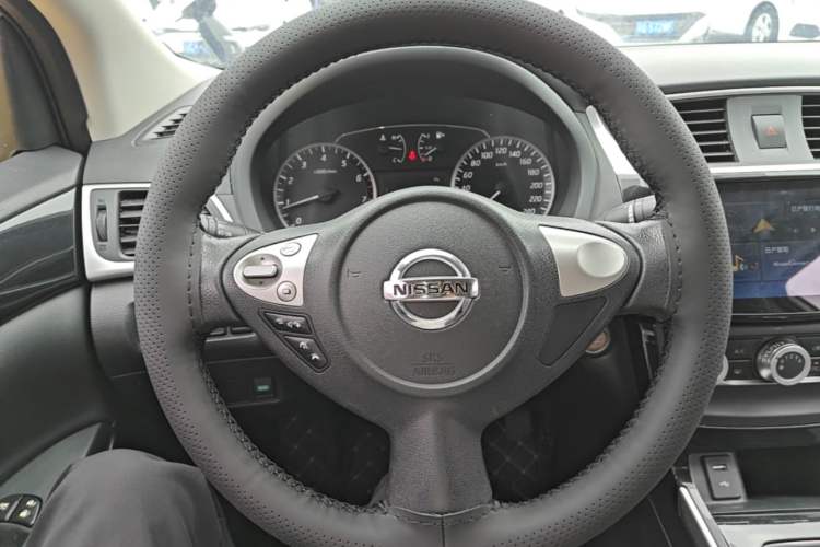 Used Nissan Sylphy 2019 1.6XV CVT Smart Connect Luxury Edition China VI Standard Steering Wheel