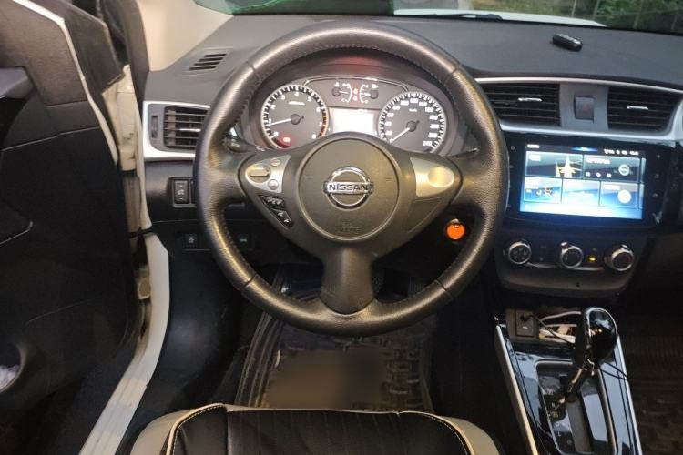Used Nissan Sylphy 2019 1.6XV CVT Smart Connect Luxury Edition China V Standard Steering Wheel