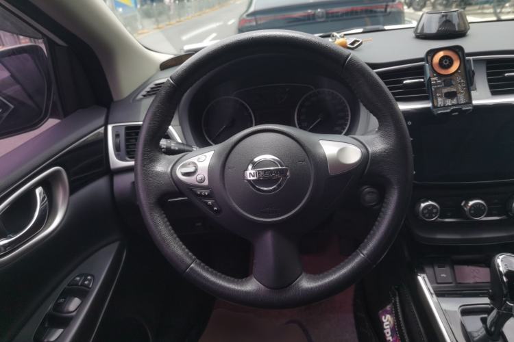 Used Nissan Sylphy 2019 1.6XV CVT Smart Connect Prestige Edition China VI Standard Steering Wheel