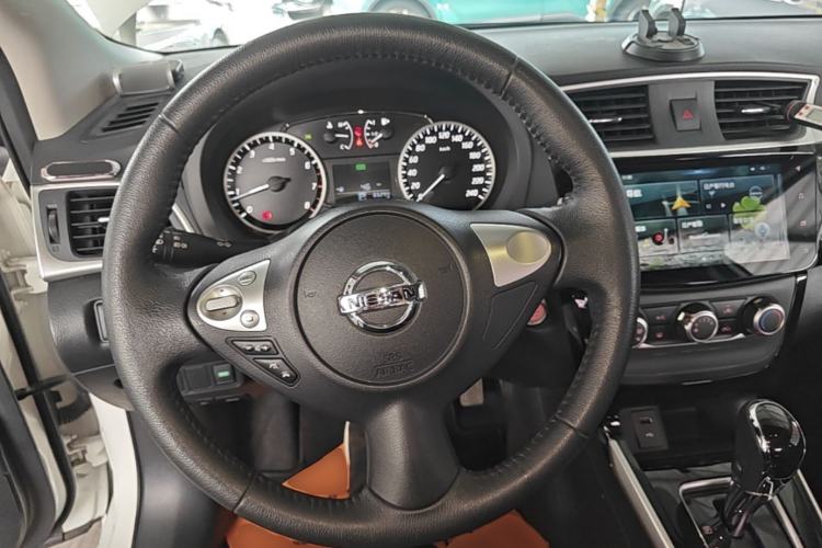 Used Nissan Sylphy 2019 1.6XV CVT Smart Connect Luxury Edition China VI Standard Steering Wheel