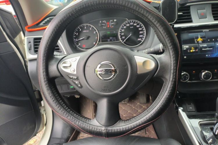 Used Nissan Sylphy 2019 1.6XV CVT Smart Connect Luxury Edition China VI Standard Steering Wheel