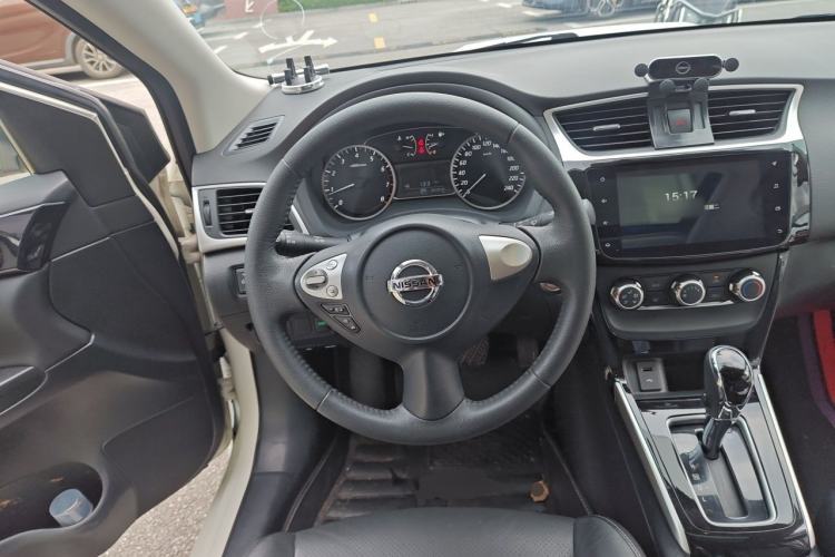 Used Nissan Sylphy 2019 1.6XV CVT Smart Connect Luxury Edition China V Standard Steering Wheel