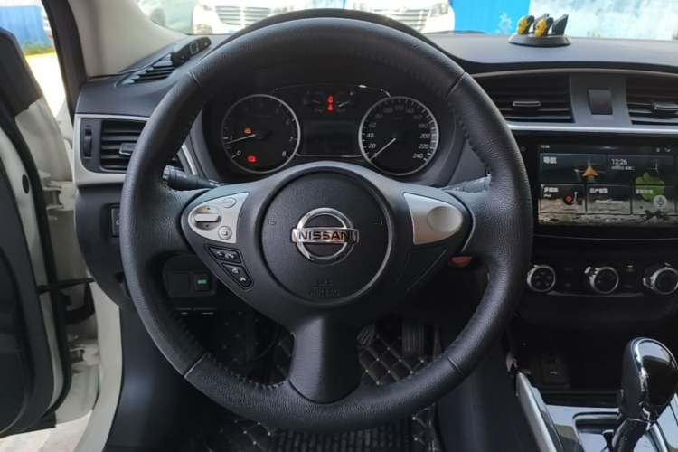 Used Nissan Sylphy 2019 1.6XV CVT Smart Connect Luxury Edition China VI Standard Steering Wheel