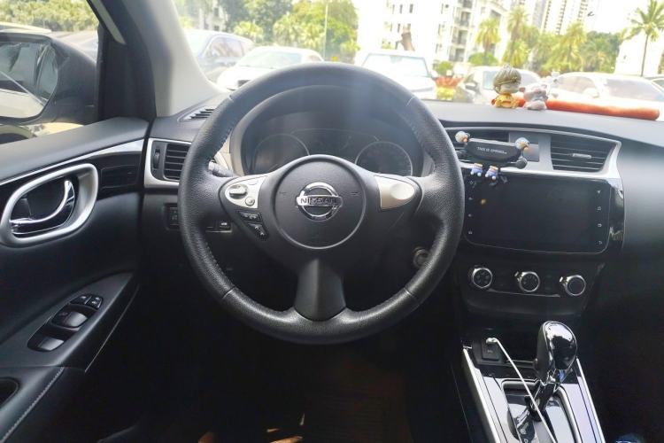 Used Nissan Sylphy 2019 1.6XV CVT Smart Connect Luxury Edition China VI Standard Steering Wheel