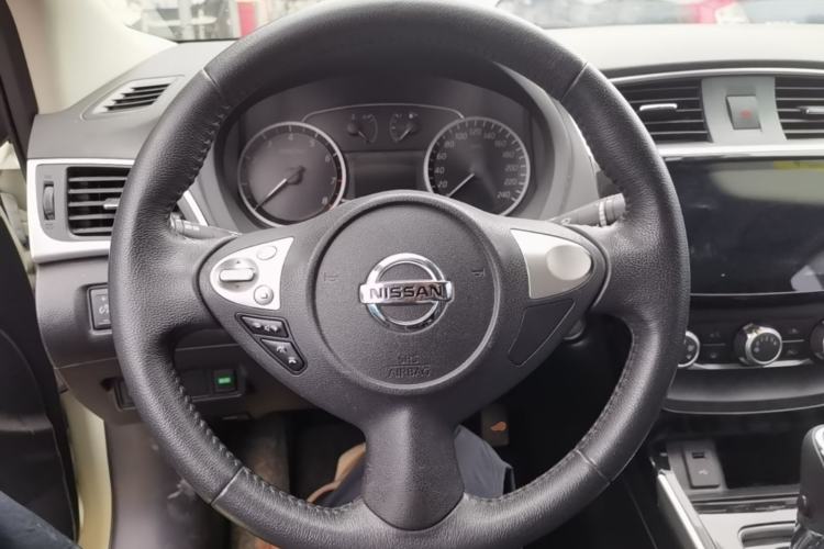 Used Nissan Sylphy 2019 1.6XV CVT Smart Connect Luxury Edition China V Standard Steering Wheel