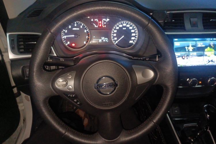 Used Nissan Sylphy 2019 1.6XV CVT Smart Connect Luxury Edition China VI Standard Steering Wheel