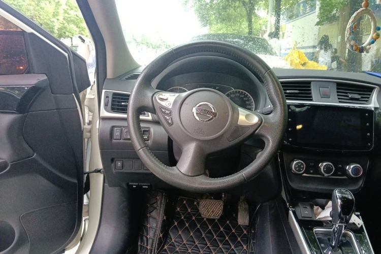 Used Nissan Sylphy 2019 1.6XV CVT Smart Connect Luxury Edition China VI Standard Steering Wheel