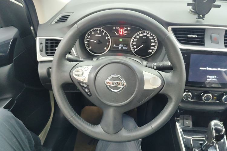 Used Nissan Sylphy 2019 1.6XV CVT Smart Connect Luxury Edition China VI Standard Steering Wheel
