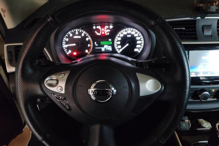 Used Nissan Sylphy 2019 1.6XV CVT Smart Connect Luxury Edition China V Standard Steering Wheel