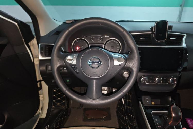 Used Nissan Sylphy 2019 1.6XV CVT Smart Connect Luxury Edition China VI Standard Steering Wheel