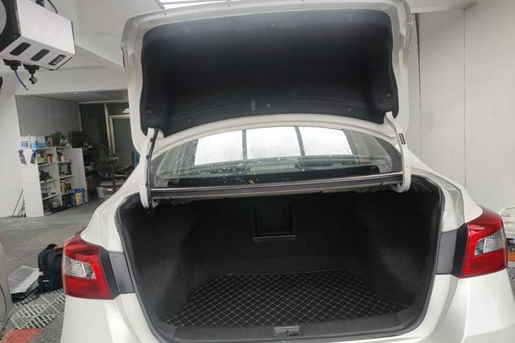 Used Nissan Sylphy 2019 Classic 1.6XL CVT Luxury Edition Trunk