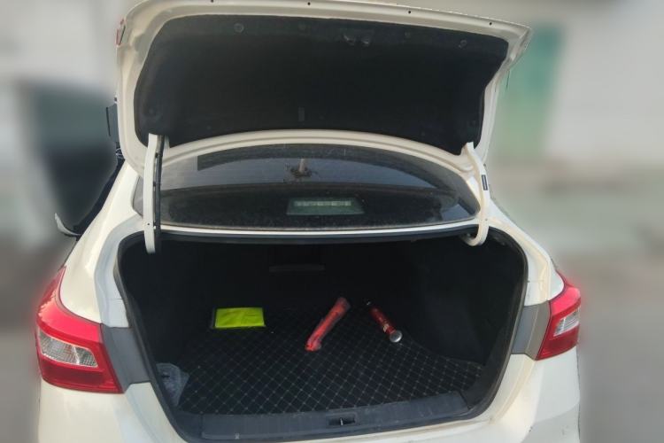 Used Nissan Sylphy 2019 1.6XV CVT Smart Connect Luxury Edition China VI Standard Trunk
