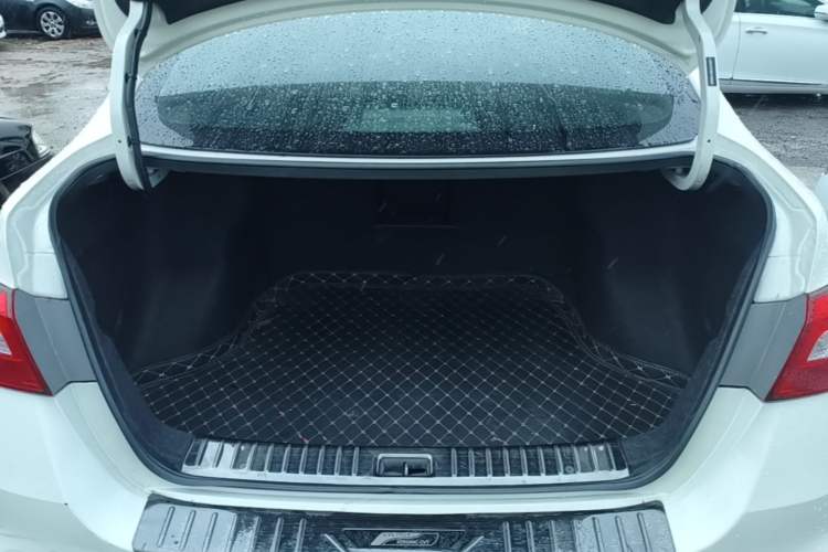 Used Nissan Sylphy 2019 1.6XV CVT Smart Connect Luxury Edition China VI Standard Trunk