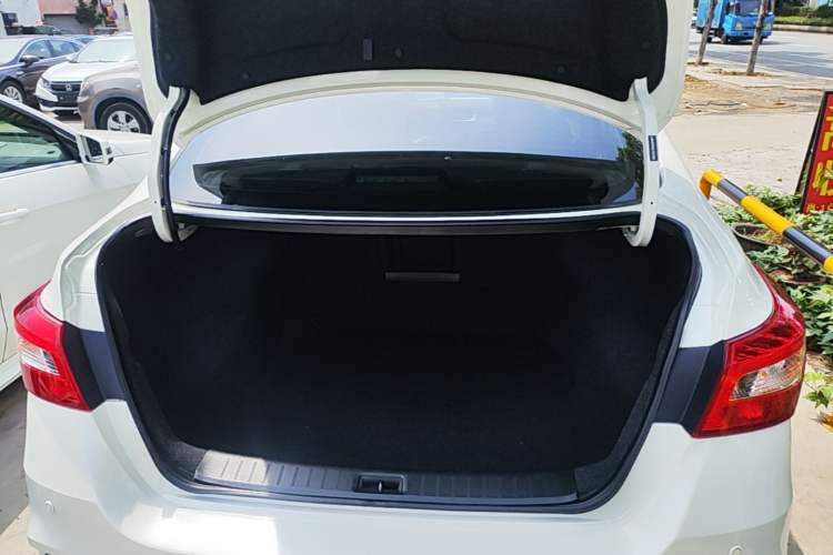 Used Nissan Sylphy 2019 Classic 1.6XL CVT Luxury Edition Trunk