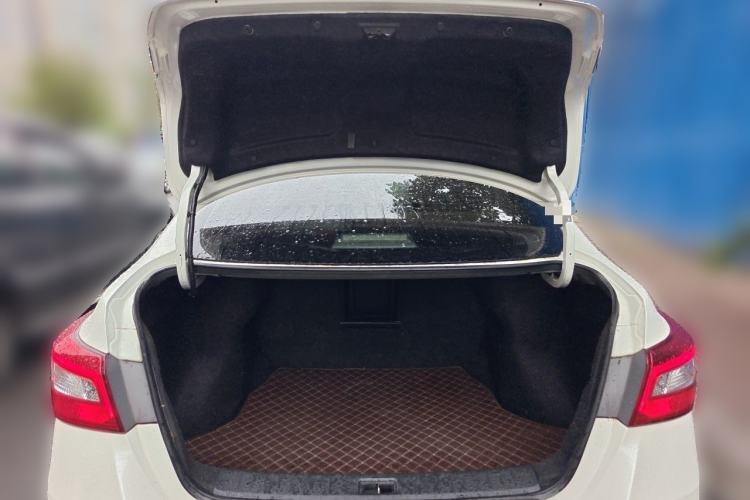 Used Nissan Sylphy 2019 1.6XV CVT Smart Connect Luxury Edition China VI Standard Trunk