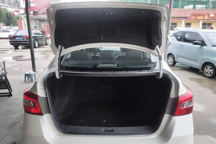 Used Nissan Sylphy 2019 1.6XV CVT Smart Connect Luxury Edition China VI Standard Trunk