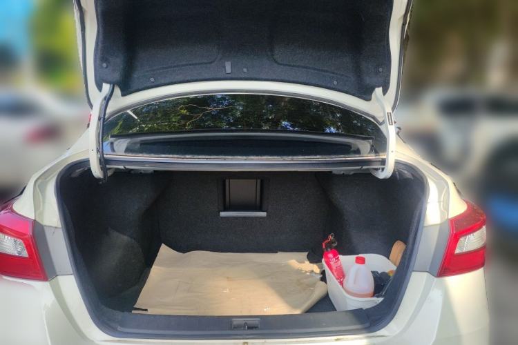 Used Nissan Sylphy 2019 1.6XV CVT Smart Connect Luxury Edition China VI Standard Trunk