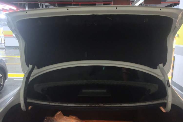 Used Nissan Sylphy 2019 1.6XL Manual Luxury Version China VI Standard Trunk