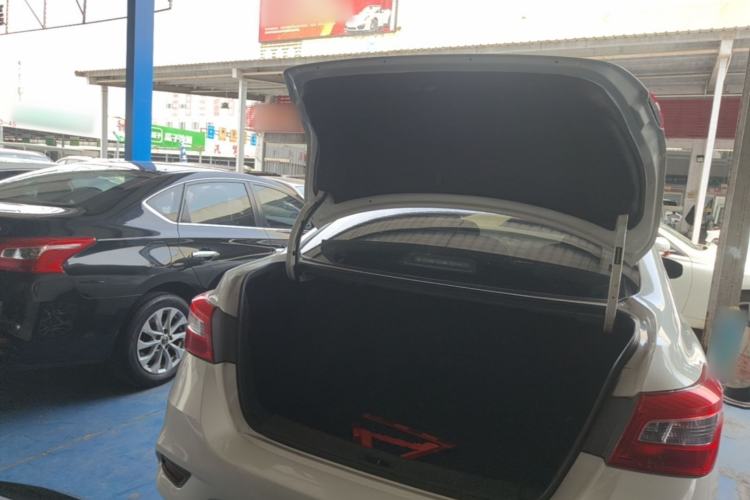 Used Nissan Sylphy 2019 1.6XV CVT Smart Connect Luxury Edition China VI Standard Trunk