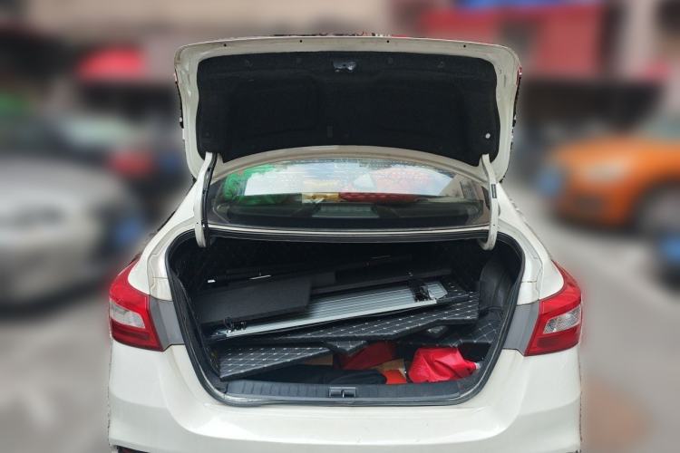 Used Nissan Sylphy 2019 1.6XV CVT Smart Connect Luxury Edition China VI Standard Trunk