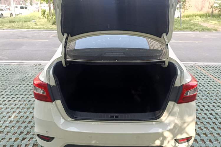 Used Nissan Sylphy 2019 Classic 1.6XE CVT Comfort Edition Trunk