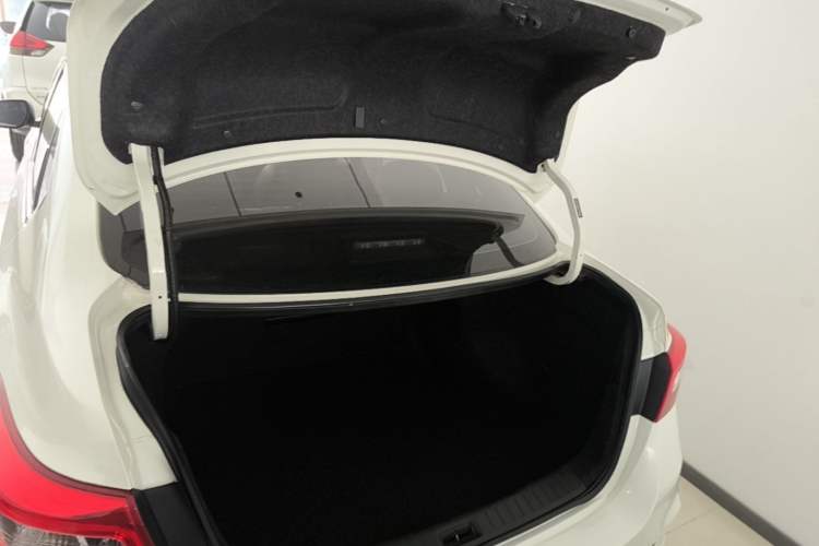 Used Nissan Sylphy 2019 Classic 1.6XL CVT Luxury Edition Trunk