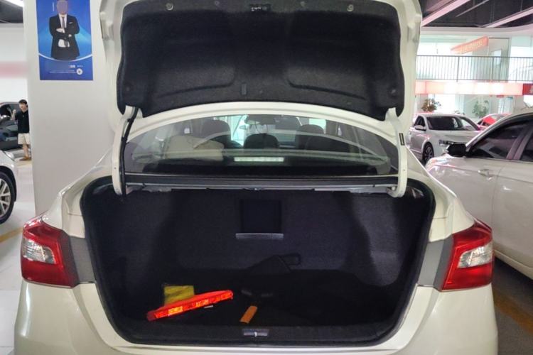 Used Nissan Sylphy 2019 1.6XV CVT Smart Connect Luxury Edition China VI Standard Trunk