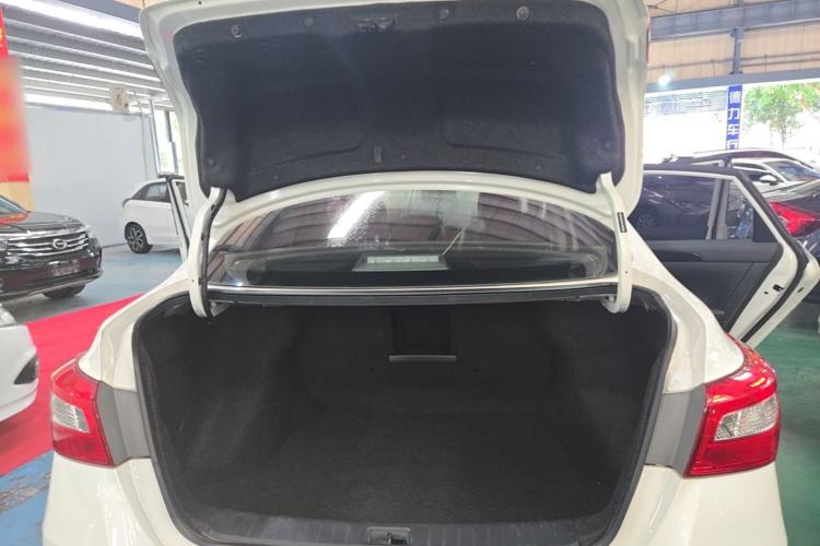 Used Nissan Sylphy 2019 1.6XV CVT Smart Connect Luxury Edition China VI Standard Trunk