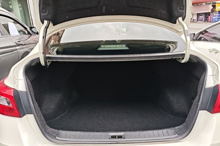 Used Nissan Sylphy 2019 Classic 1.6XE CVT Comfort Edition Trunk