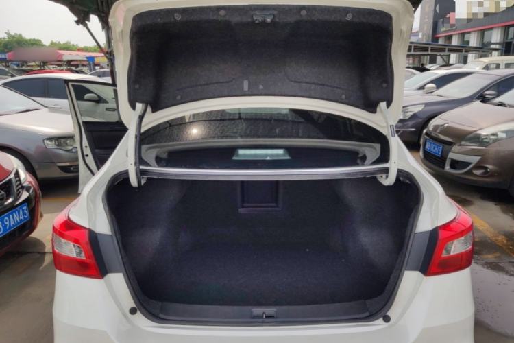 Used Nissan Sylphy 2019 Classic 1.6XL CVT Luxury Edition Trunk