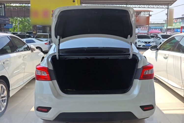 Used Nissan Sylphy 2019 1.6XV CVT Smart Connect Luxury Edition China VI Standard Trunk