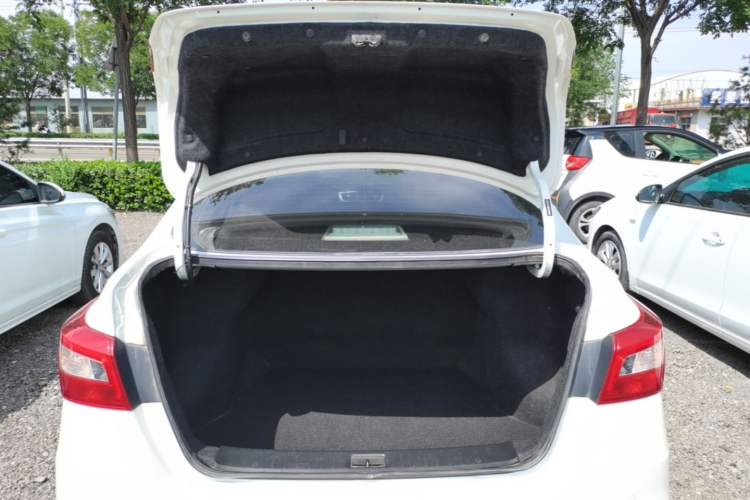 Used Nissan Sylphy 2019 Classic 1.6XE CVT Comfort Edition Trunk