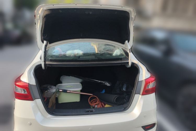 Used Nissan Sylphy 2019 1.6XL Manual Luxury Version China VI Standard Trunk