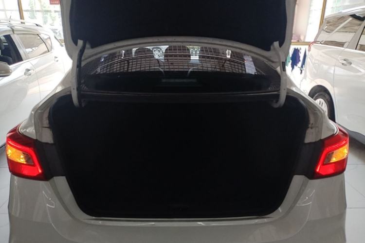 Used Nissan Sylphy 2019 1.6XV CVT Smart Connect Luxury Edition China VI Standard Trunk