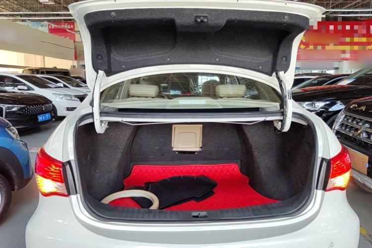 Used Nissan Sylphy 2019 Classic 1.6XE+ CVT Smart Connect Luxury Edition Trunk