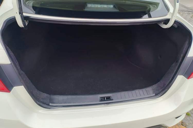 Used Nissan Sylphy 2019 Classic 1.6XE CVT Comfort Edition Trunk