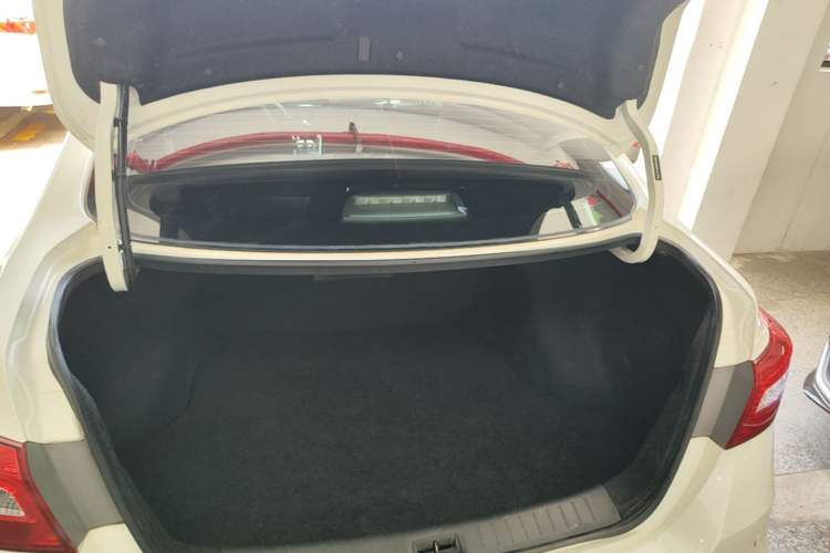Used Nissan Sylphy 2019 1.6XV CVT Smart Connect Luxury Edition China VI Standard Trunk