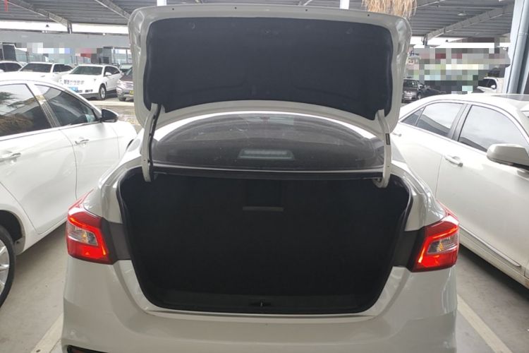 Used Nissan Sylphy 2019 1.6XV CVT Smart Connect Luxury Edition China VI Standard Trunk