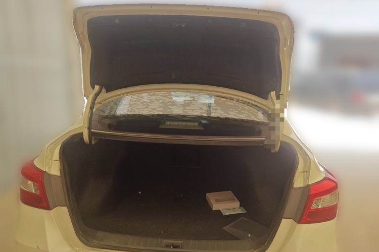 Used Nissan Sylphy 2019 1.6XV CVT Smart Connect Luxury Edition China VI Standard Trunk