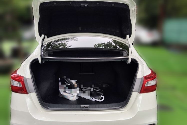 Used Nissan Sylphy 2019 1.6XV CVT Smart Connect Luxury Edition China VI Standard Trunk