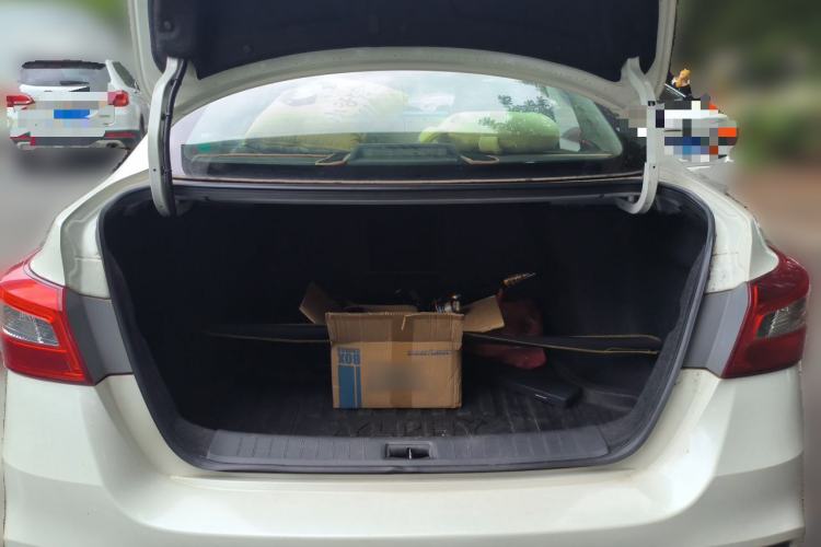 Used Nissan Sylphy 2019 1.6XV CVT Smart Connect Luxury Edition China VI Standard Trunk