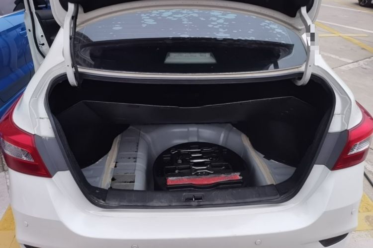 Used Nissan Sylphy 2019 1.6XV CVT Smart Connect Luxury Edition China V Standard Trunk