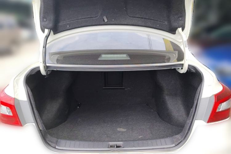Used Nissan Sylphy 2019 1.6XV CVT Smart Connect Luxury Edition China VI Standard Trunk