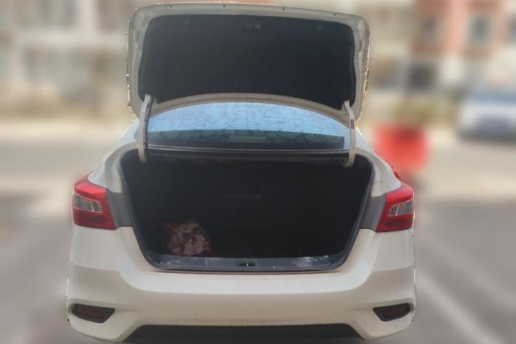 Used Nissan Sylphy 2019 1.6XV CVT Smart Connect Luxury Edition China VI Standard Trunk