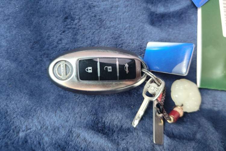 Used Nissan Sylphy 2019 1.6XV CVT Smart Connect Luxury Edition China V Standard Vehicle Key