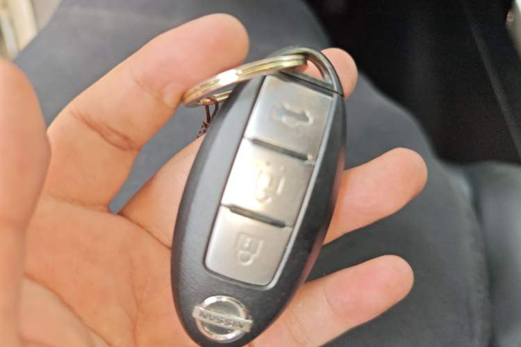 Used Nissan Sylphy 2019 1.6XV CVT Smart Connect Luxury Edition China VI Standard Vehicle Key