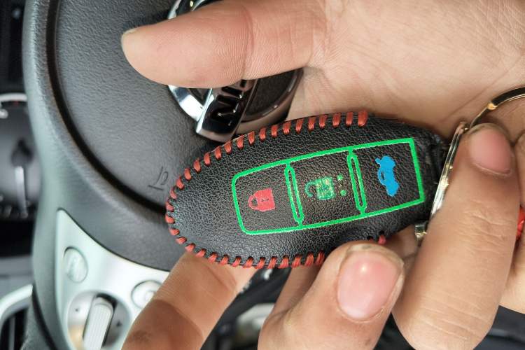 Used Nissan Sylphy 2019 1.6XV CVT Smart Connect Luxury Edition China VI Standard Vehicle Key