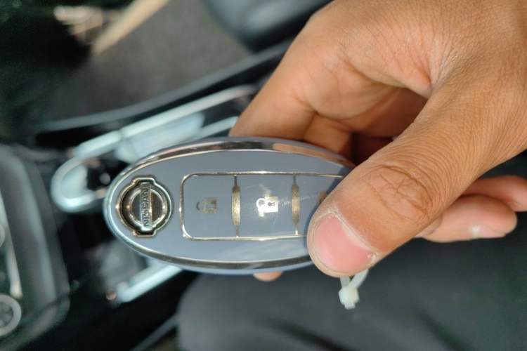 Used Nissan Sylphy 2019 1.6XV CVT Smart Connect Luxury Edition China VI Standard Vehicle Key